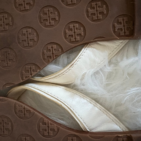 Tory Burch Thora Ivory Leather Gold Hardware Thong Sandals 5.5 - Picture 9 of 13